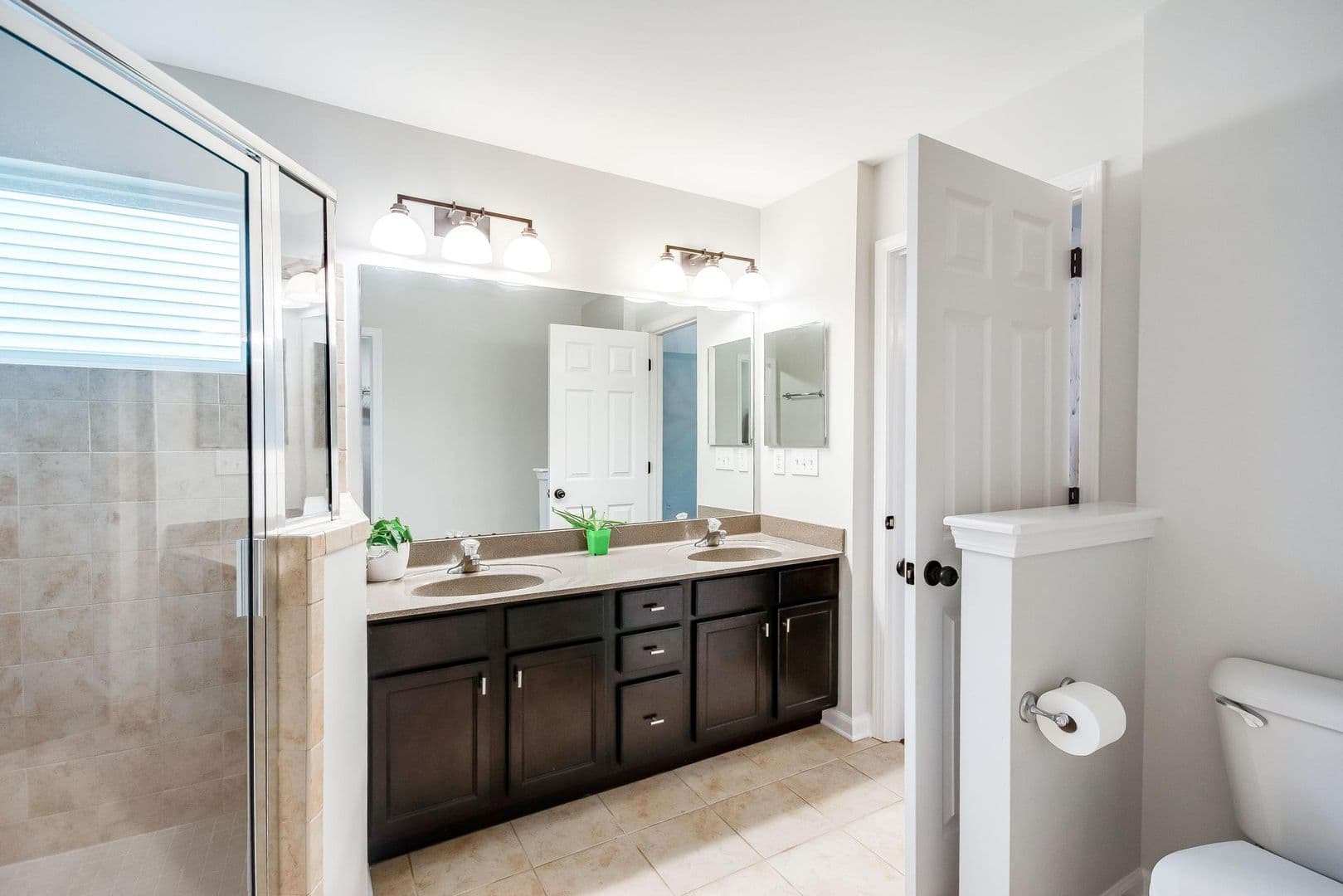 Louisville House: 216 Rockcrest Way