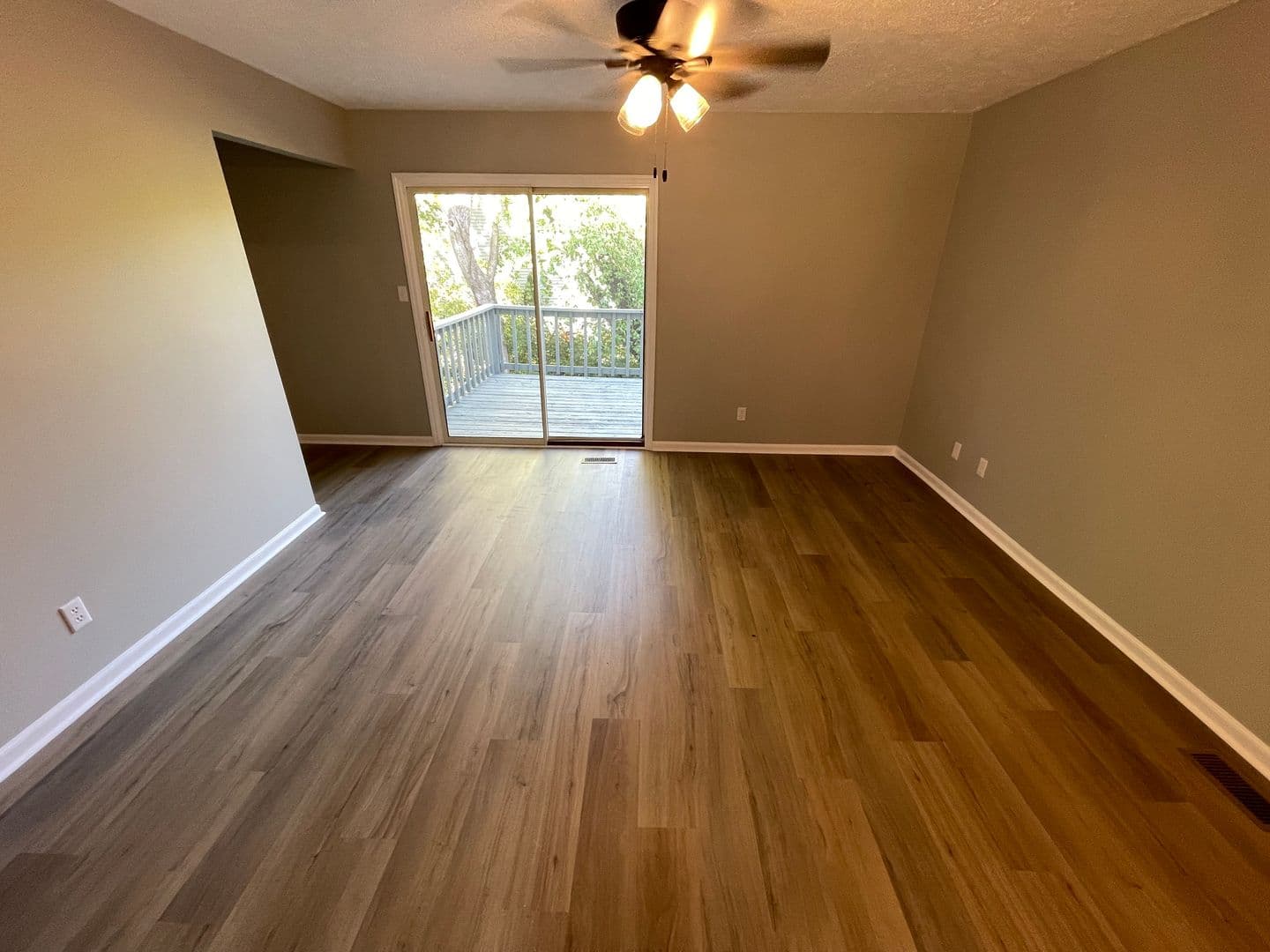 Shelbyville Apartment: 17-21 Seminole Drive Tri-Plex