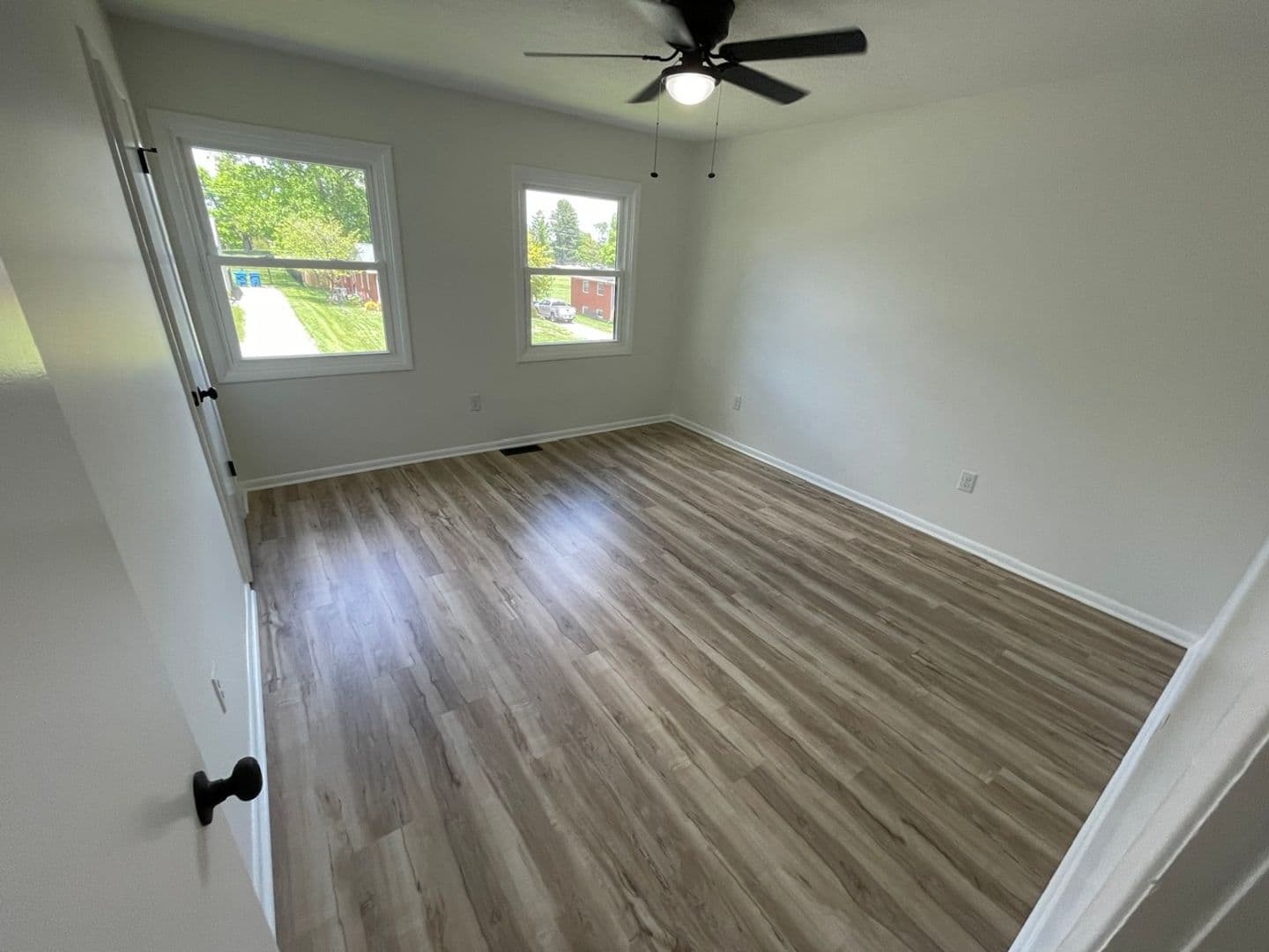 Shelbyville Apartment: 1215 Mary Ross Avenue