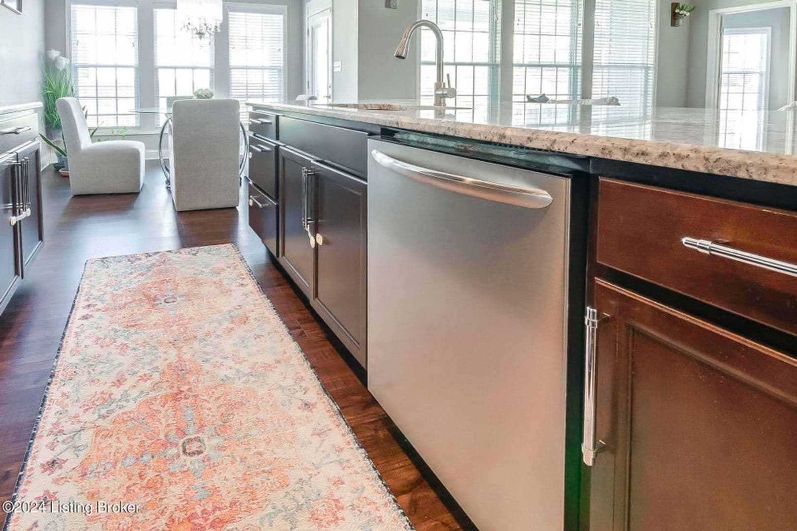 Louisville House: 107 Irondale Court