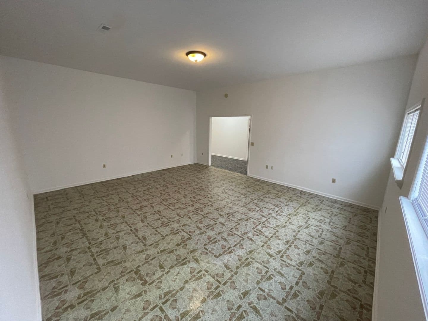 Fisherville House: 18206 Shelbyville Road