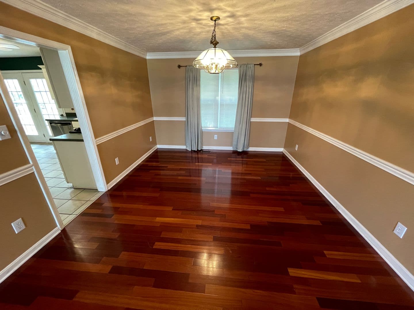 Louisville House: 3914 Stone Hollow Drive
