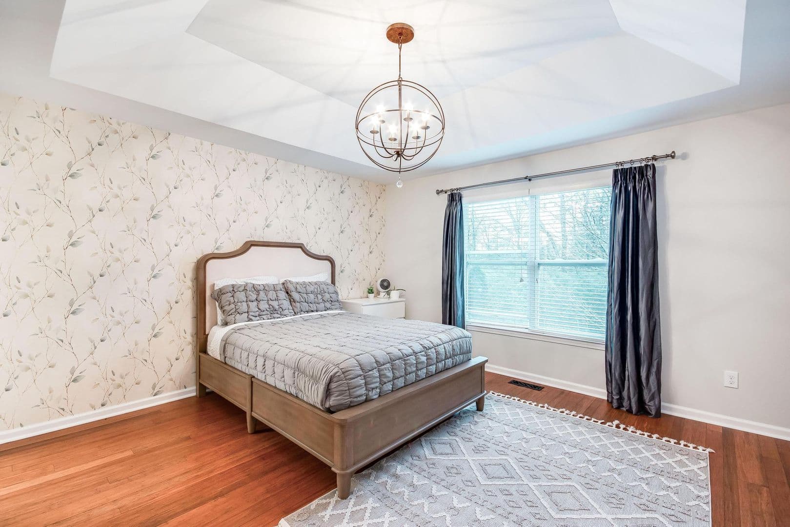 Louisville House: 216 Rockcrest Way