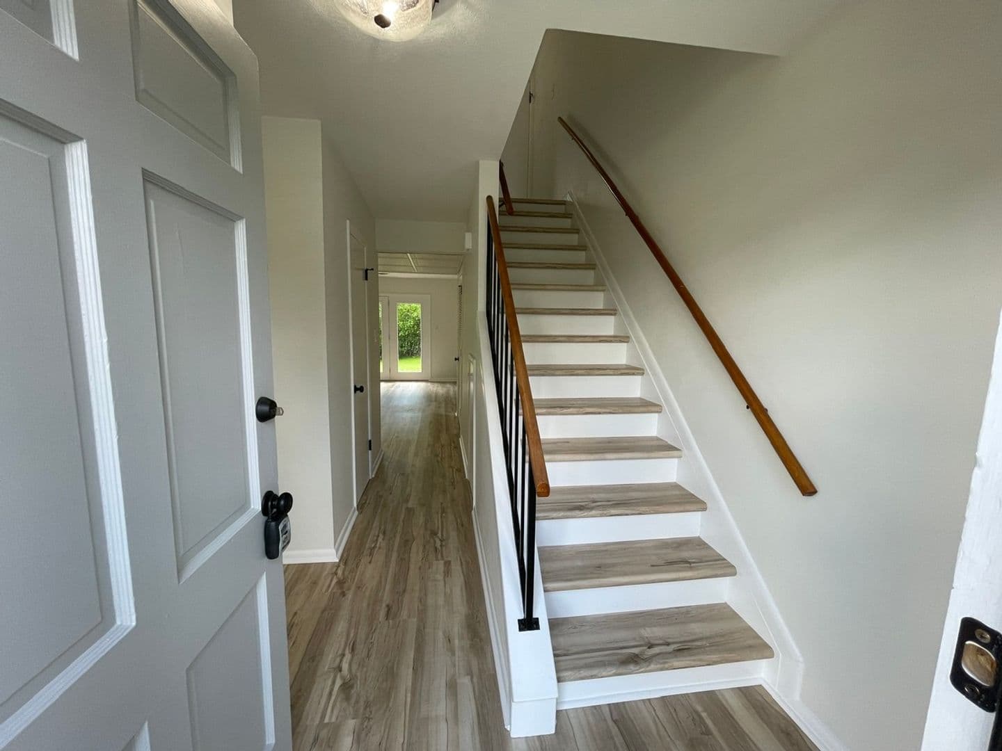 Shelbyville Apartment: 1215 Mary Ross Avenue