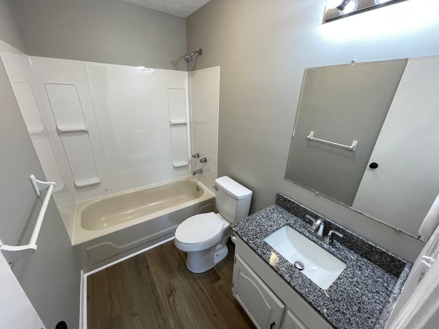 Shelbyville Apartment: 17-21 Seminole Drive Tri-Plex