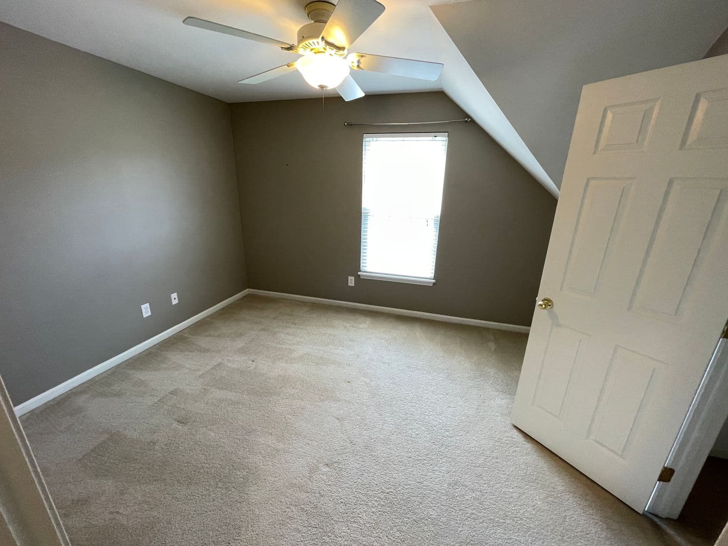 Fisherville House: 321 Arlington Meadows Drive