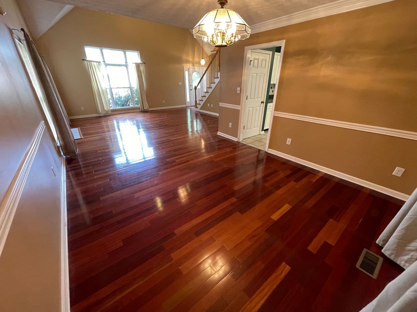 Louisville House: 3914 Stone Hollow Drive