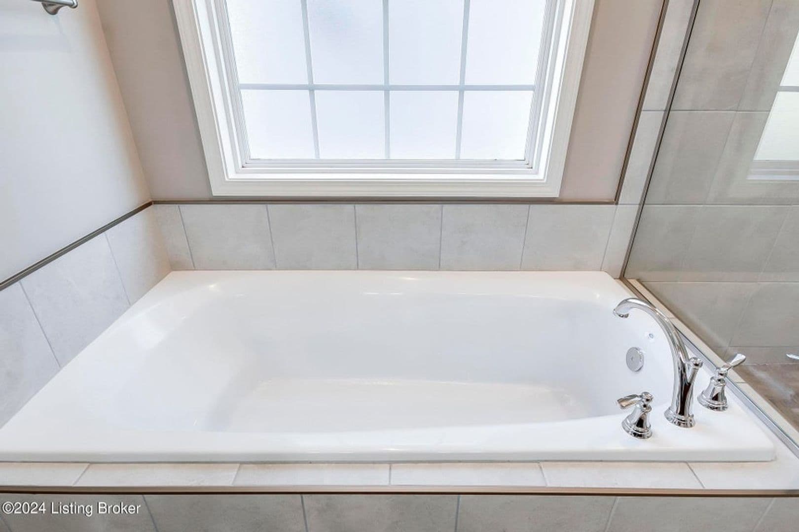 Louisville House: 107 Irondale Court