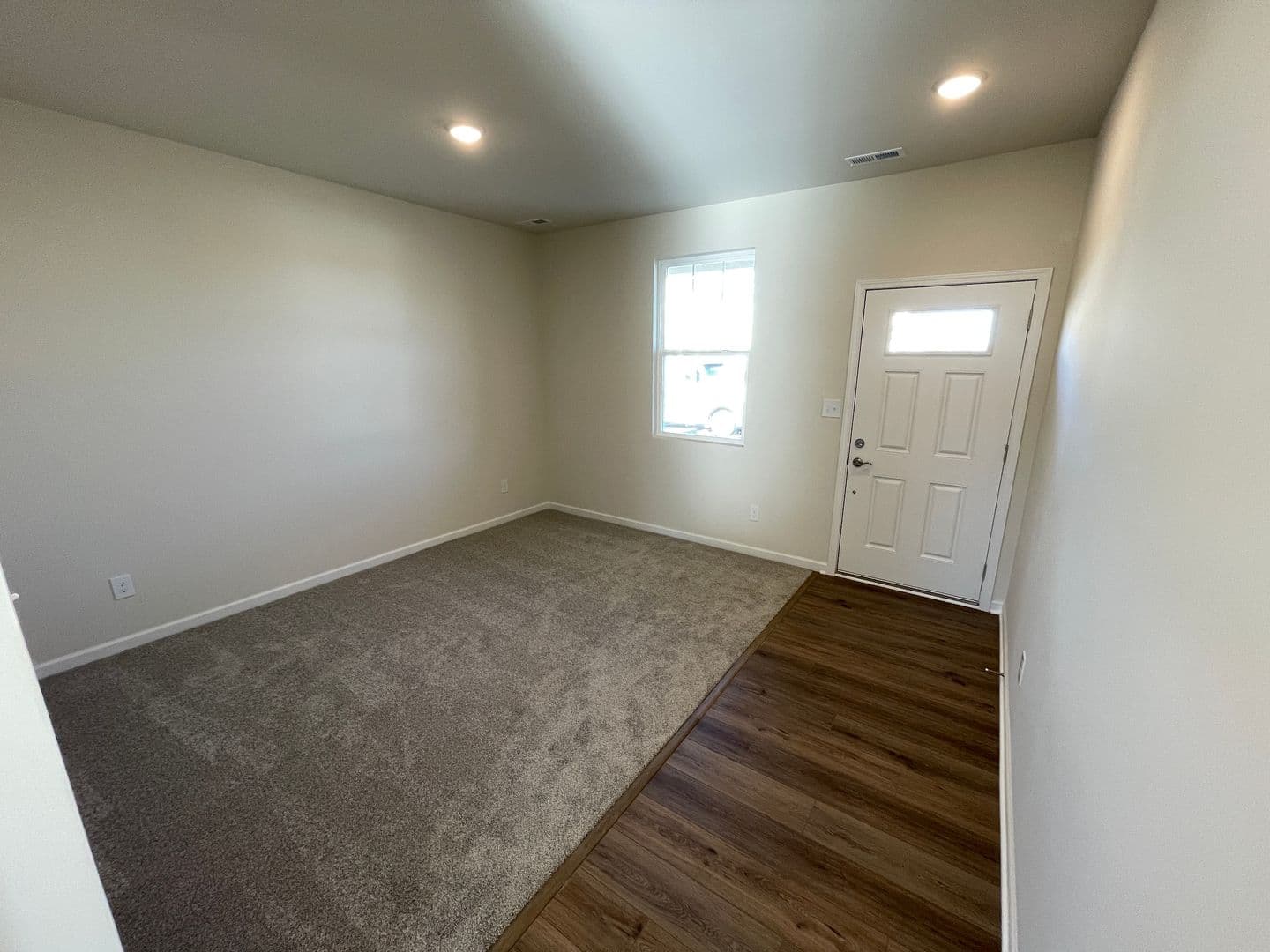 Louisville House: 16940 Aiken Ridge Circle