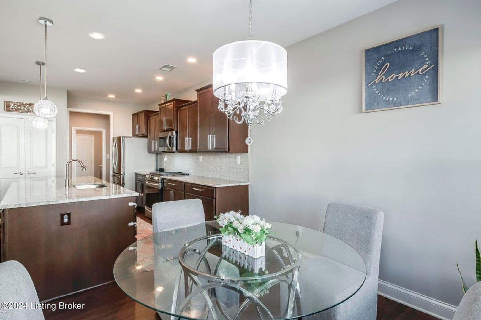 Louisville House: 107 Irondale Court