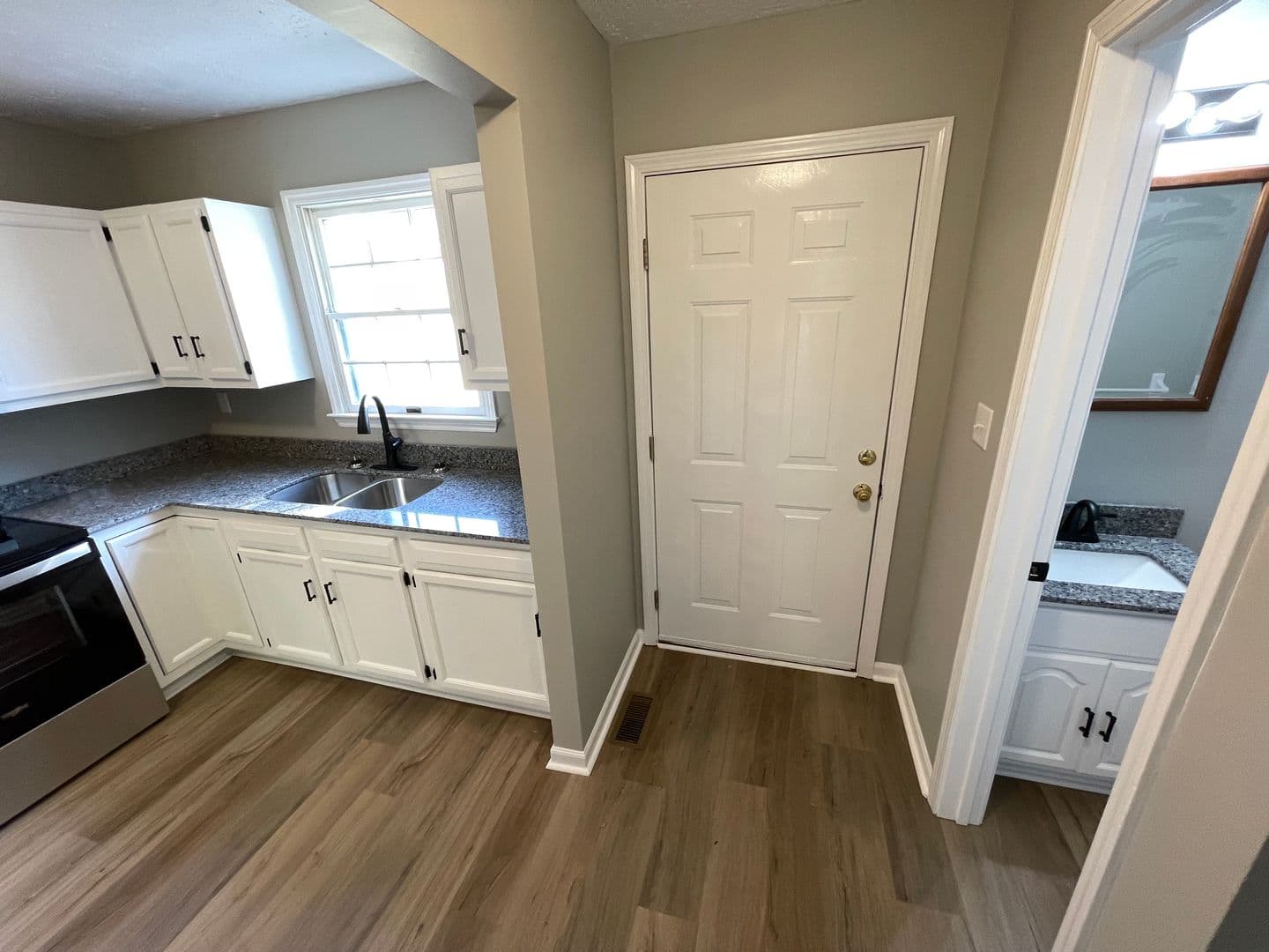 Shelbyville Apartment: 17-21 Seminole Drive Tri-Plex