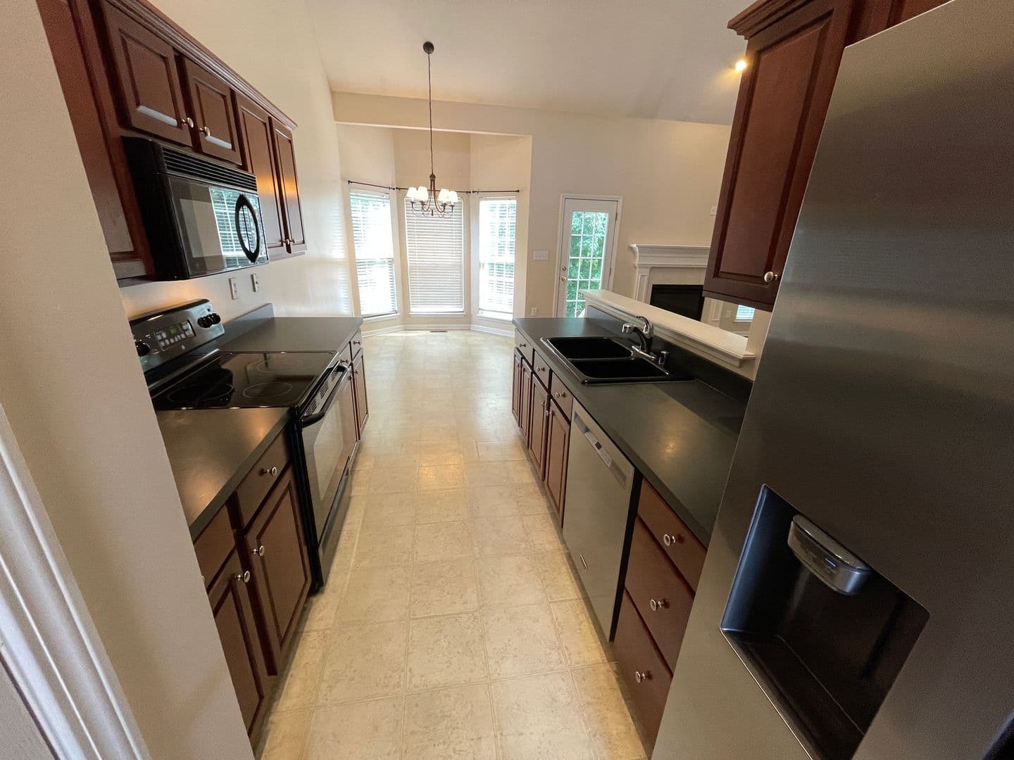 Fisherville House: 321 Arlington Meadows Drive
