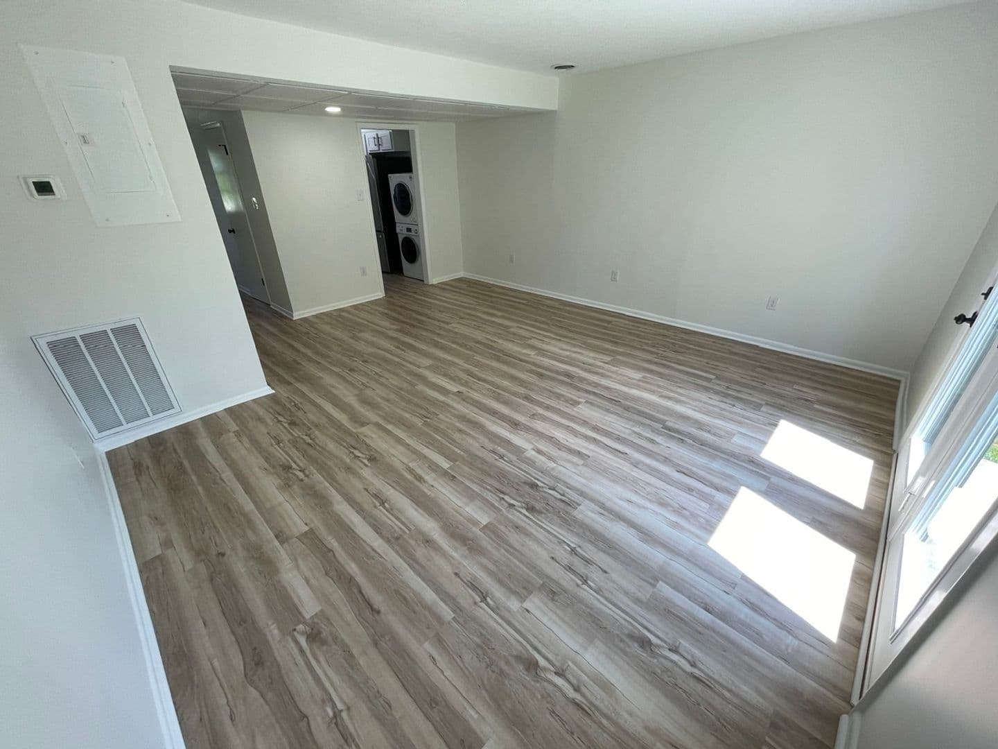 Shelbyville Apartment: 1215 Mary Ross Avenue
