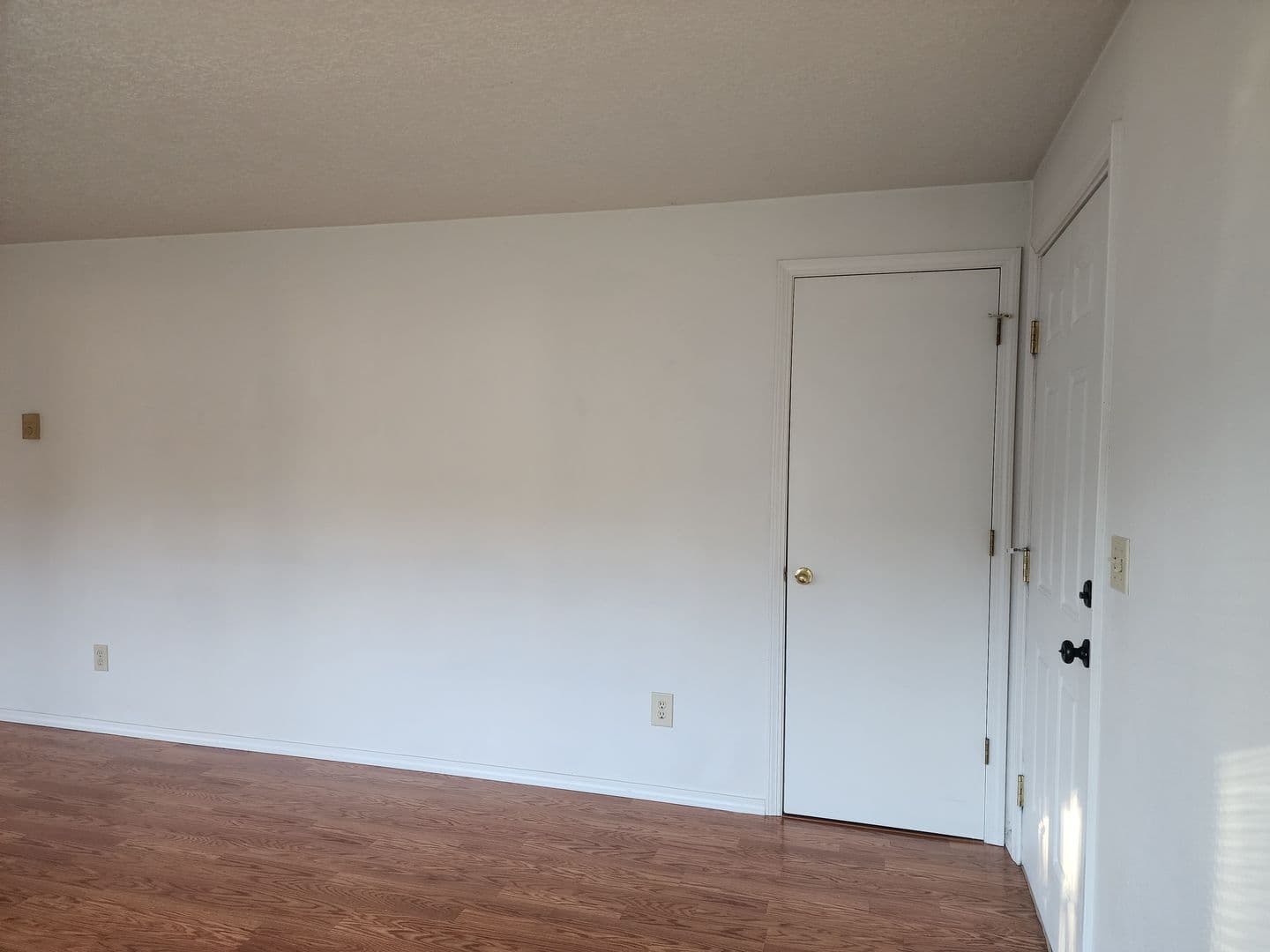 Newberg Apartment: 604 E 10th St