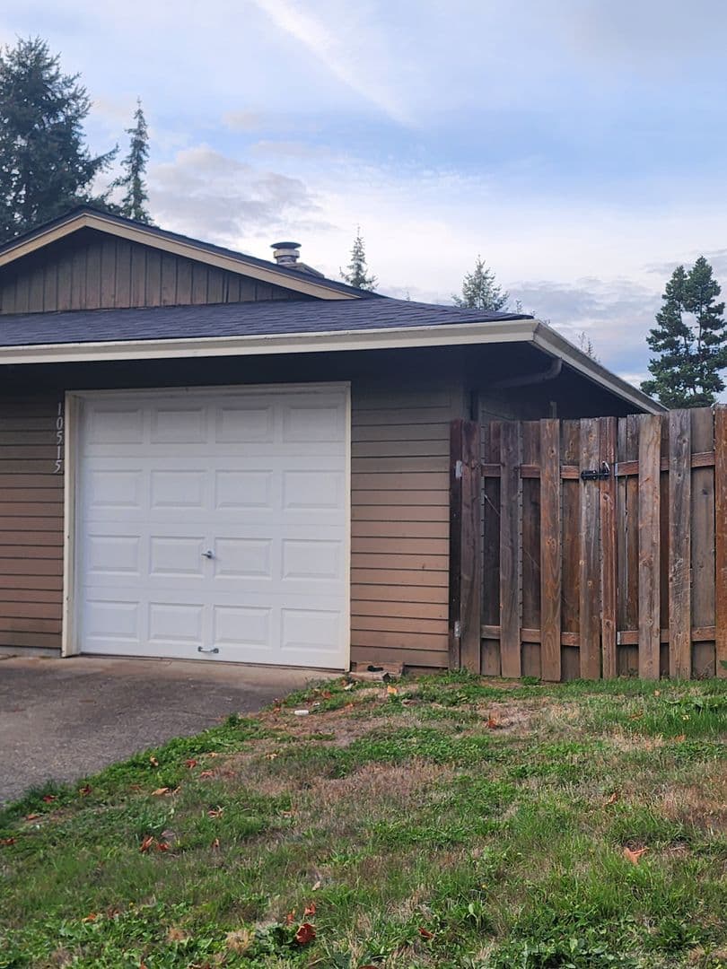 Wilsonville Multiplex: 10515 SW Tranquil Way