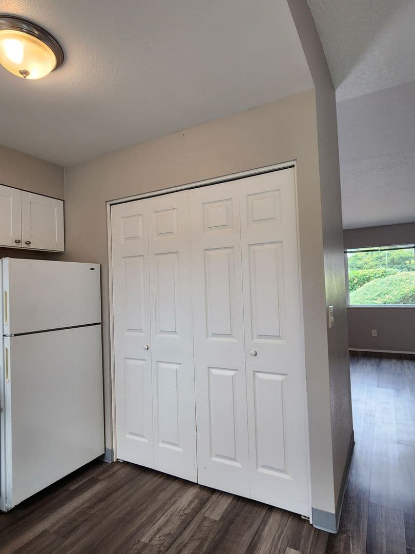Newberg Apartment: 1005 S. Wynooski St.