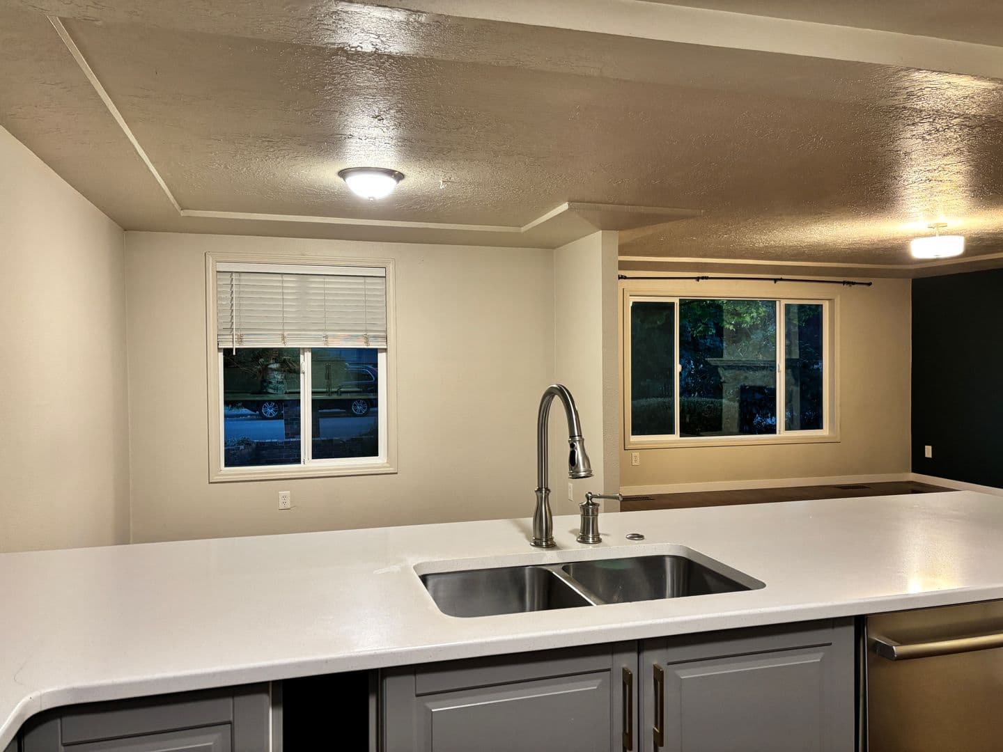 Newberg House: 3007 Douglas Ave
