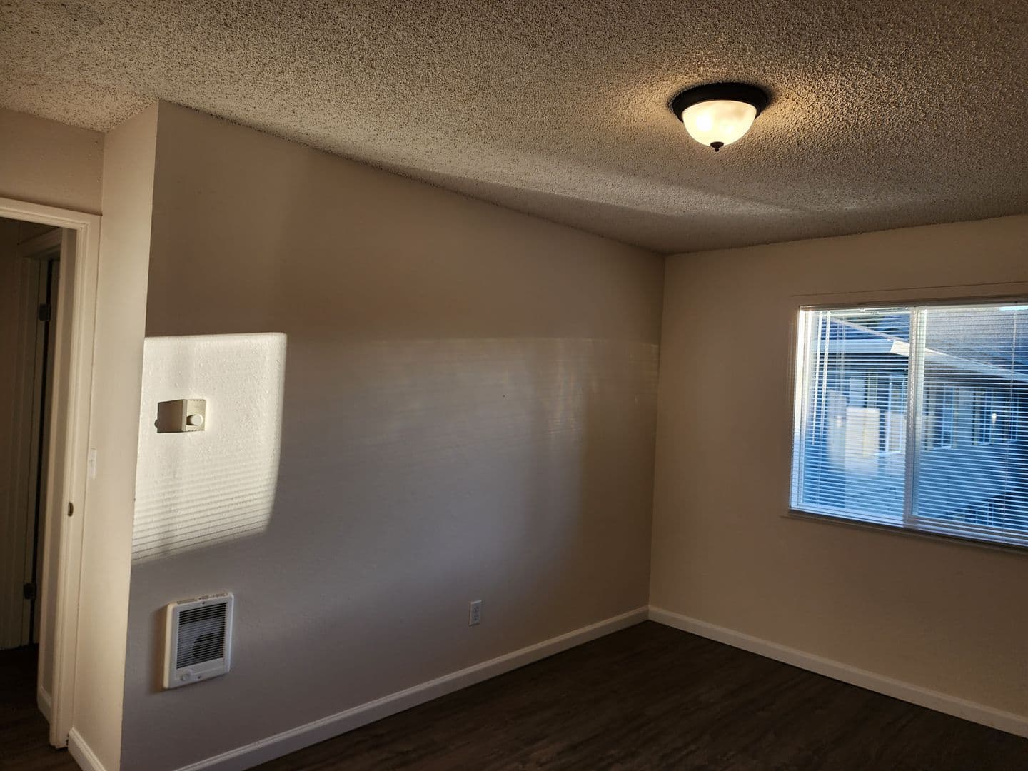 Newberg Apartment: 1558 E. 3rd St.