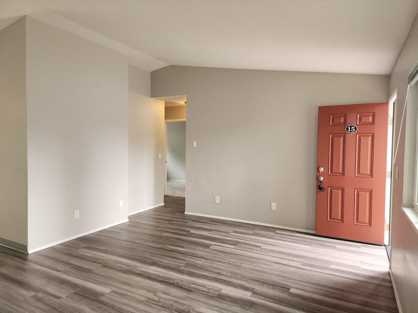 Newberg Apartment: 1005 S. Wynooski St.