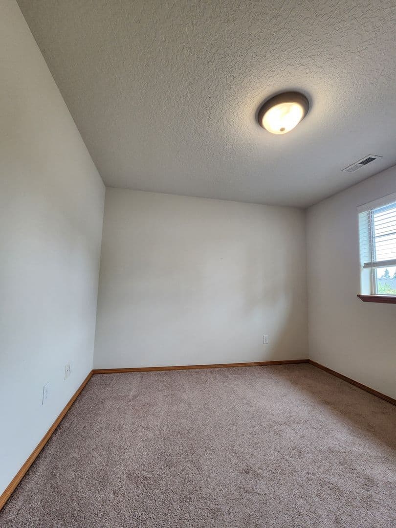 Newberg House: 800 W. First St. #4