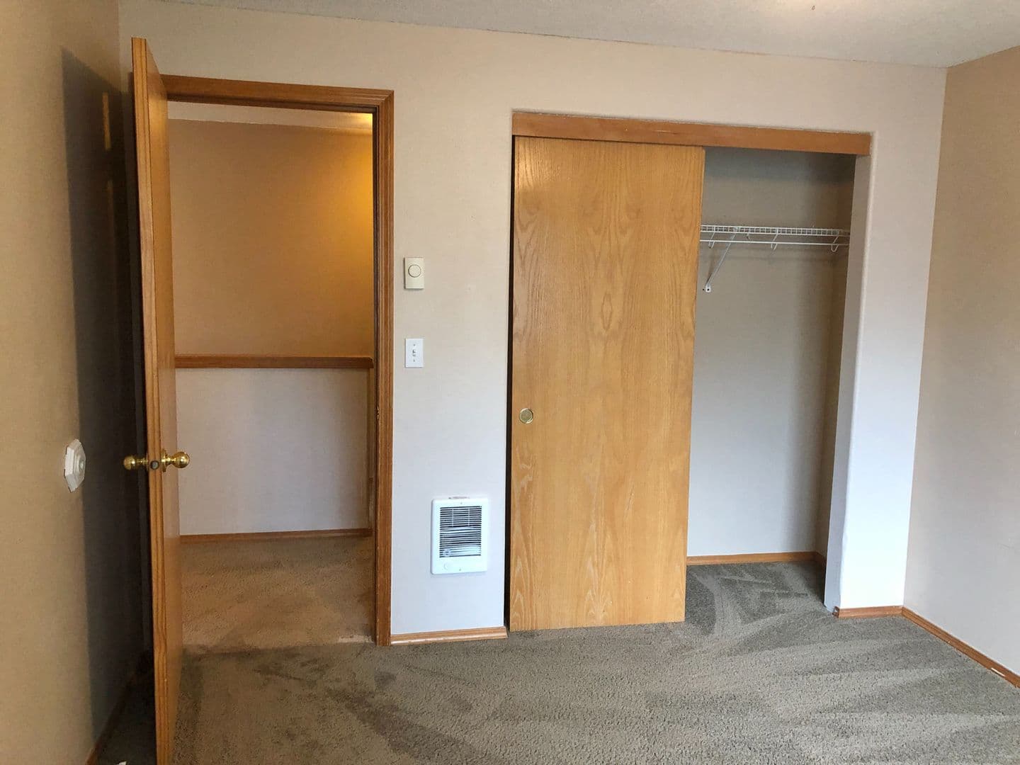 Dundee Apartment: 270 SE Edwards St.