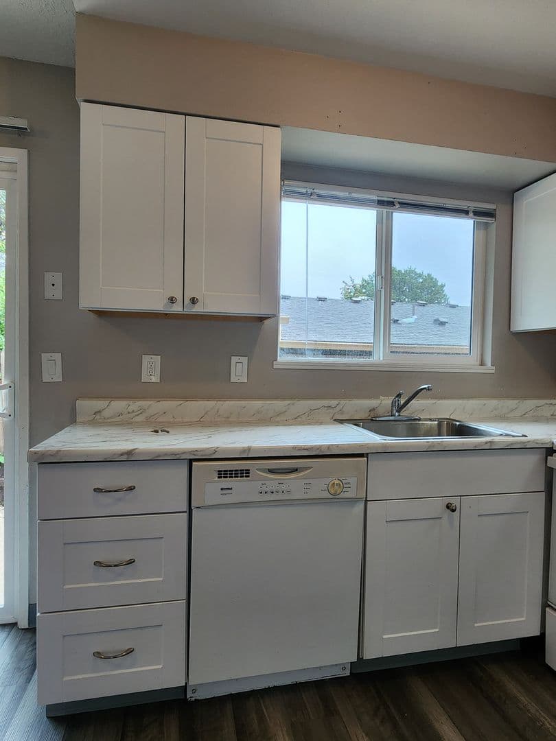 Newberg Apartment: 1005 S. Wynooski St.