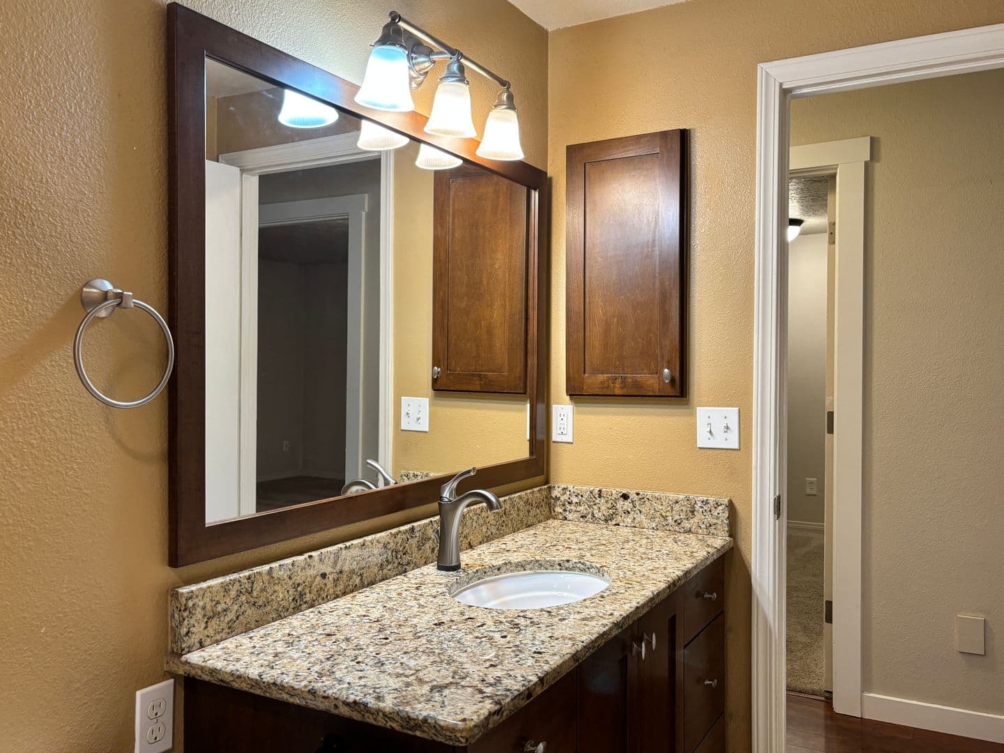 Newberg House: 3007 Douglas Ave