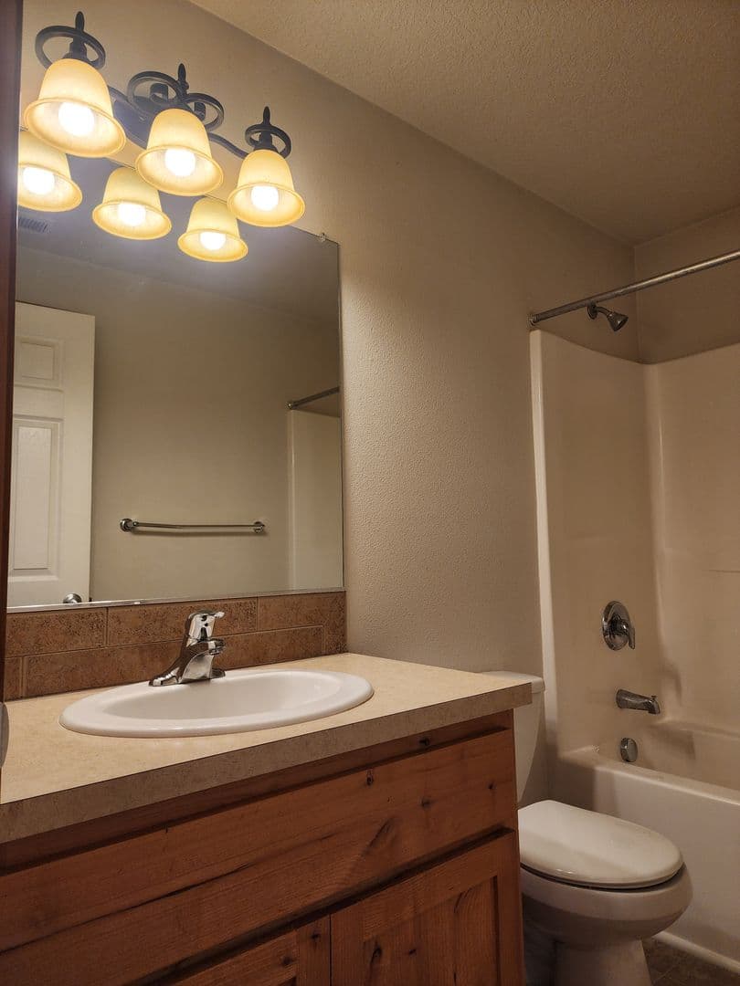 Newberg House: 800 W. First St. #4