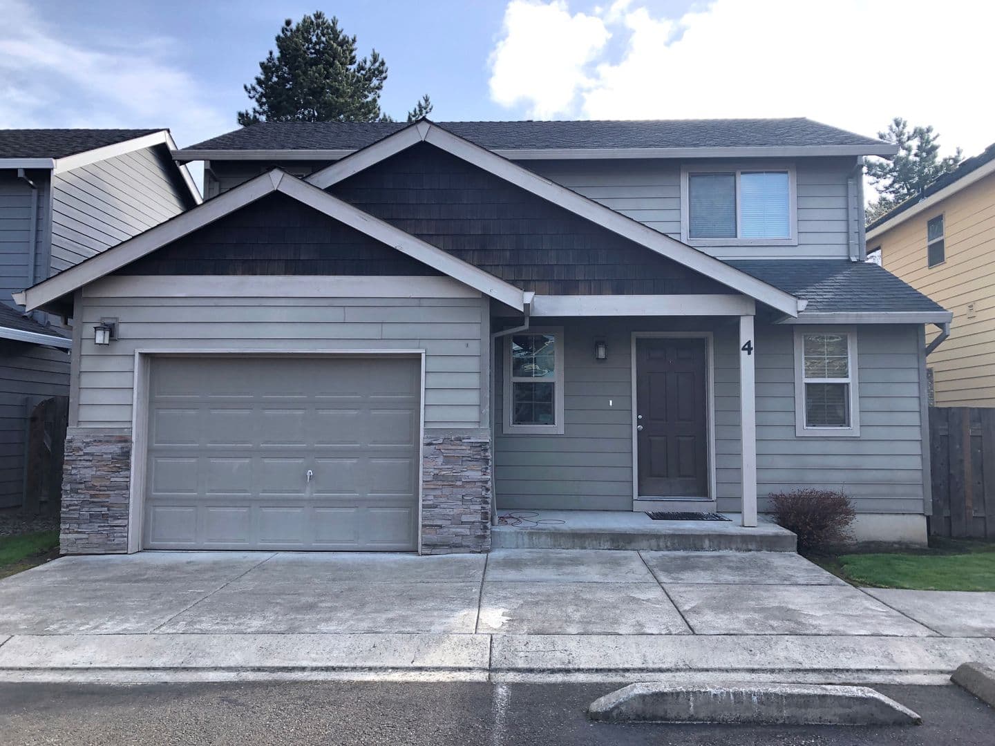Newberg House: 800 W. First St. #4