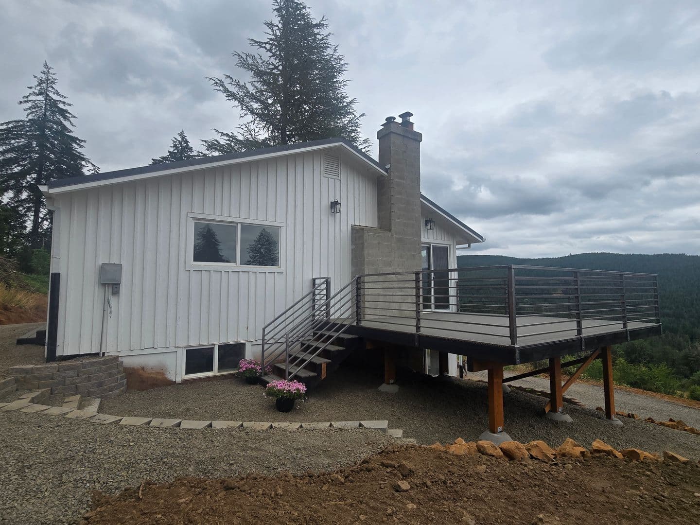 Yamhill House: 16100 NW Tupper Rd