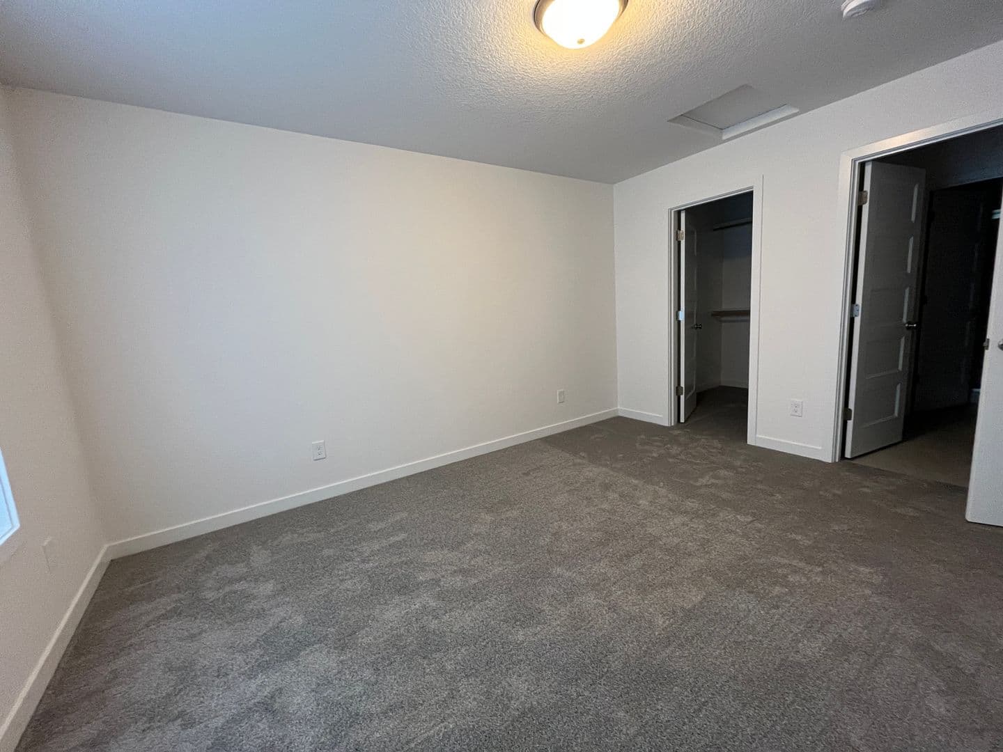 Newberg Apartment: 1550 E. 3rd St.