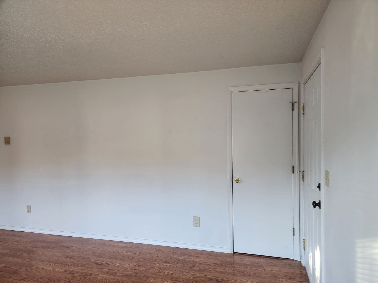 Newberg Apartment: 604 E 10th St