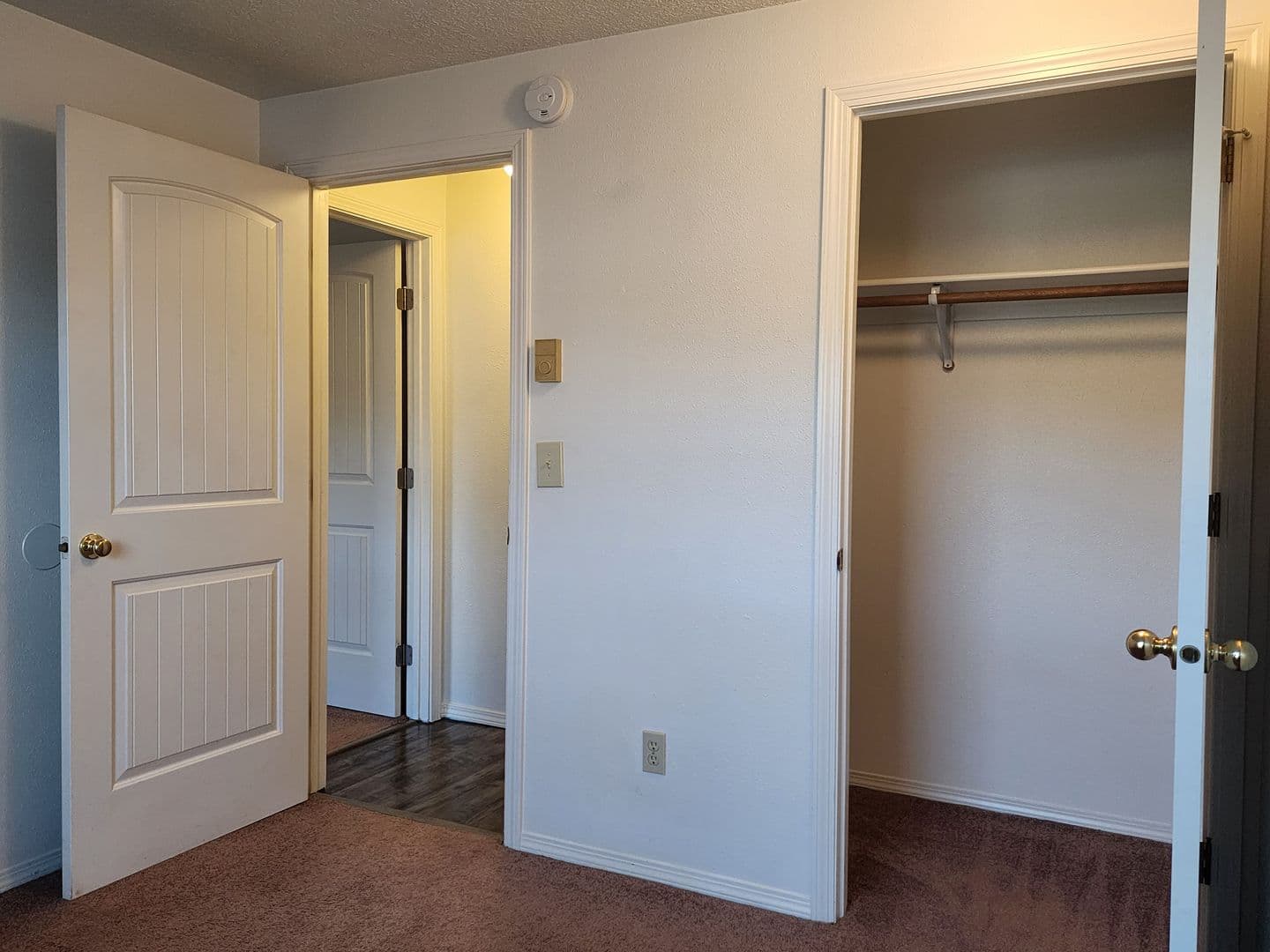 Newberg Apartment: 604 E 10th St