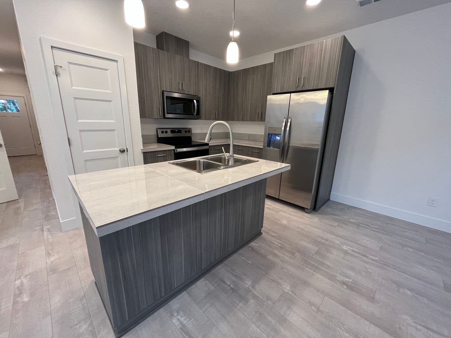 Newberg Apartment: 1550 E. 3rd St.