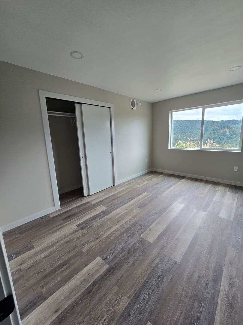Yamhill House: 16100 NW Tupper Rd
