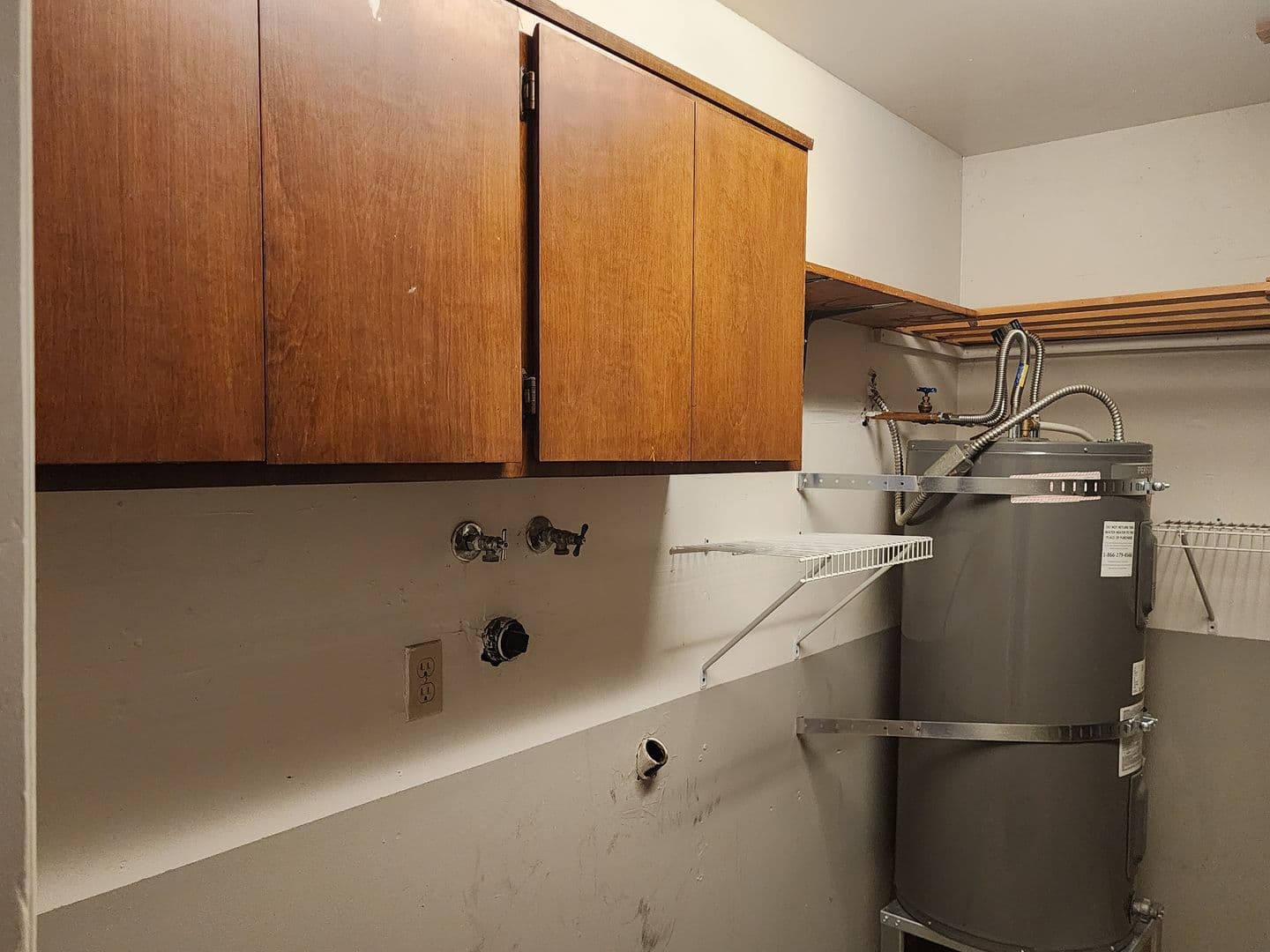 Newberg Apartment: 604 E 10th St