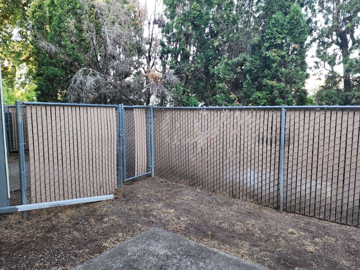 Newberg Apartment: 1558 E. 3rd St.