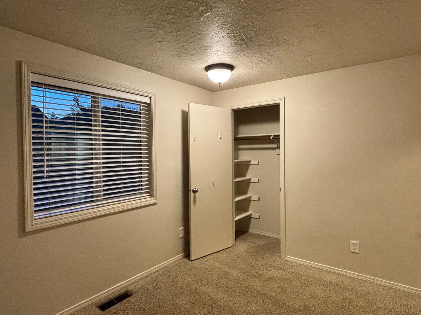 Newberg House: 3007 Douglas Ave