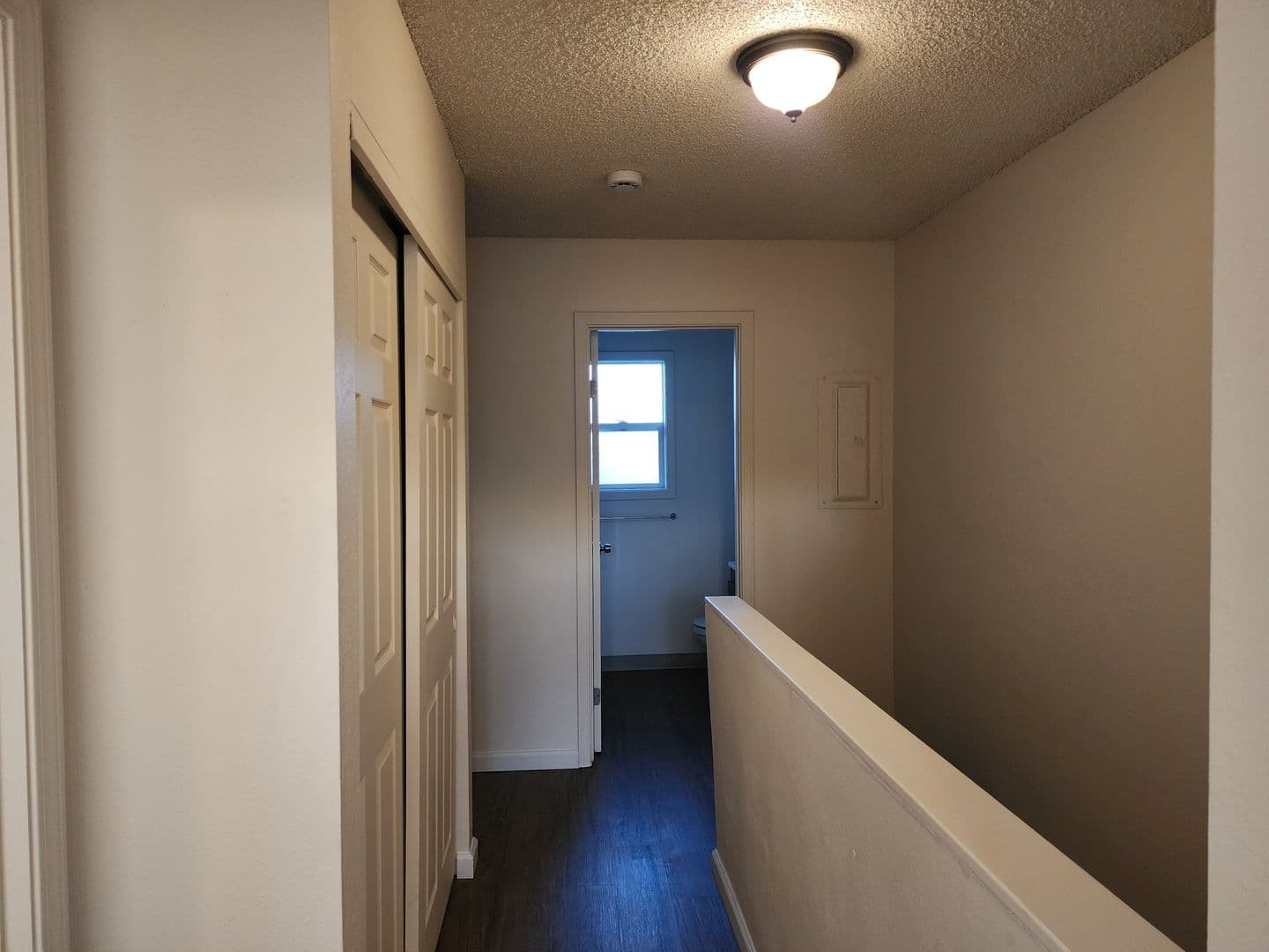 Newberg Apartment: 1558 E. 3rd St.