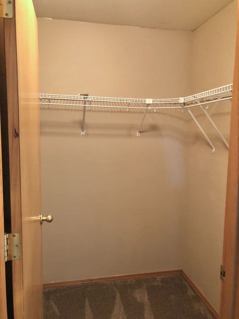 Dundee Apartment: 270 SE Edwards St.