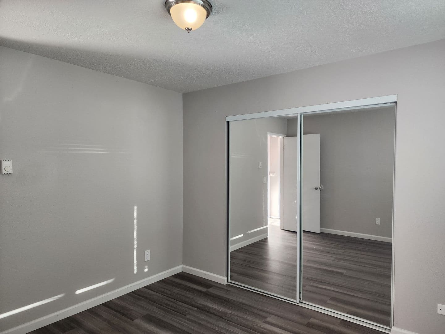 Newberg Apartment: 1005 S. Wynooski St.