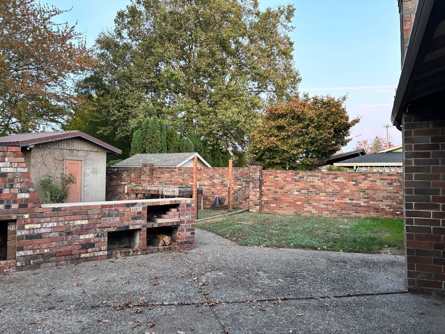Newberg House: 3007 Douglas Ave