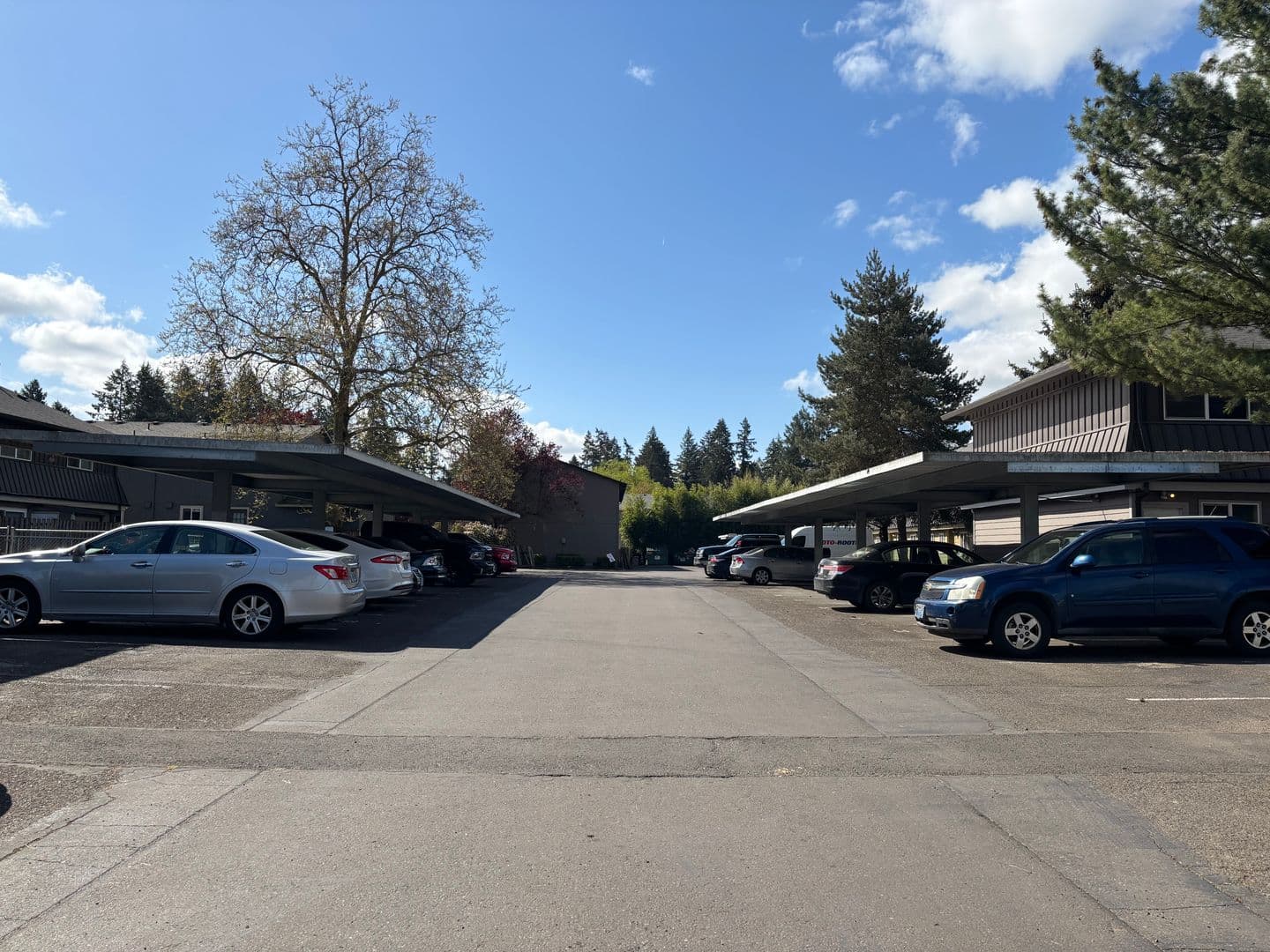 Newberg Apartment: 606 E Ninth St - Apt. 41