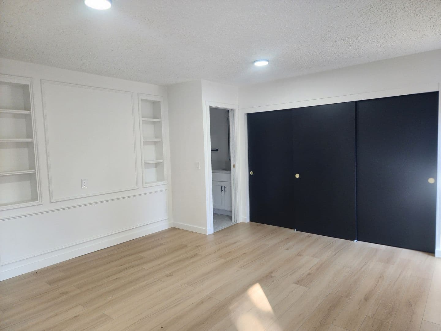 Tualatin House: 21104 SW Jameco Court