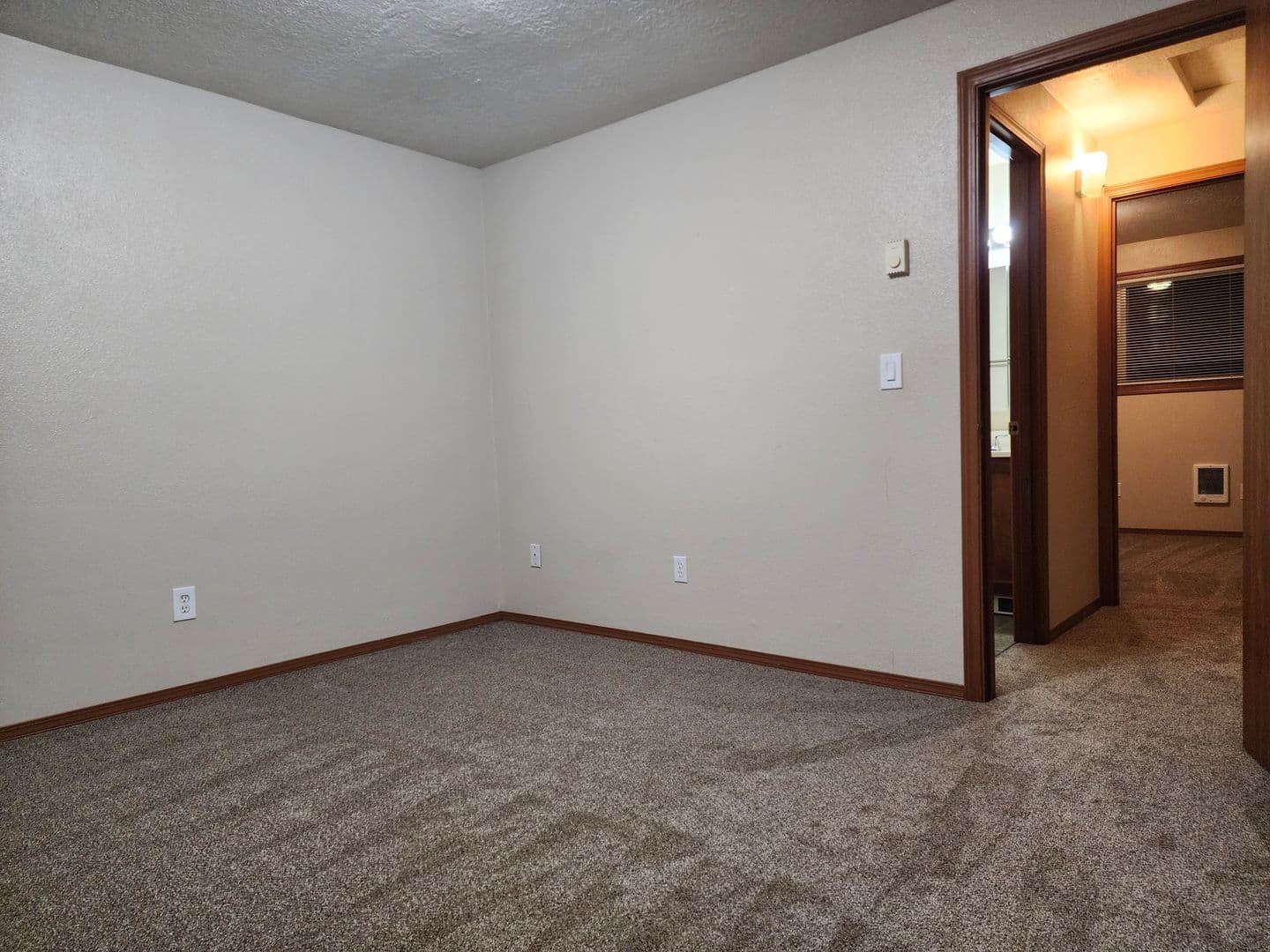 Newberg Apartment: 606 E Ninth St - Apt. 43