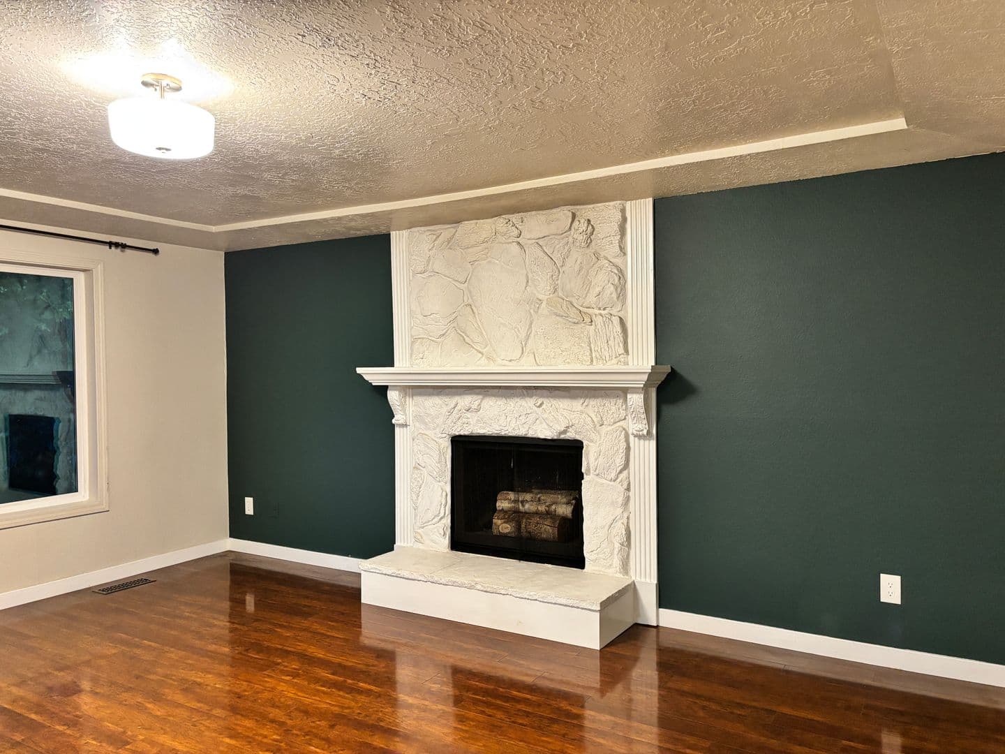 Newberg House: 3007 Douglas Ave
