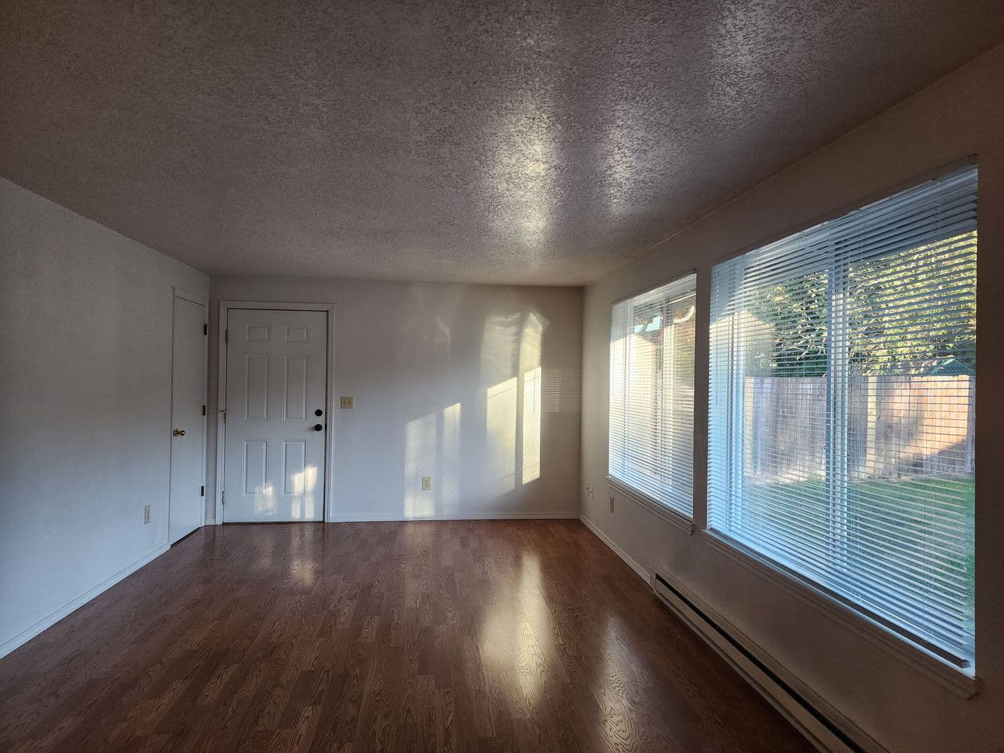 Newberg Apartment: 604 E 10th St