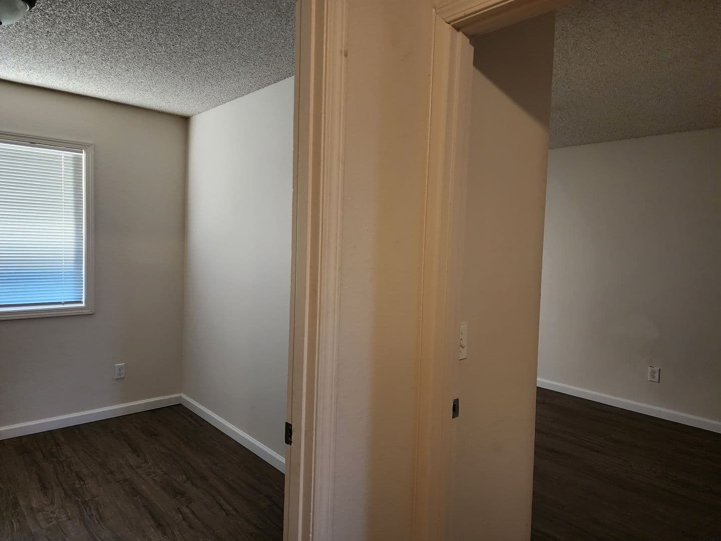 Newberg Apartment: 1558 E. 3rd St.