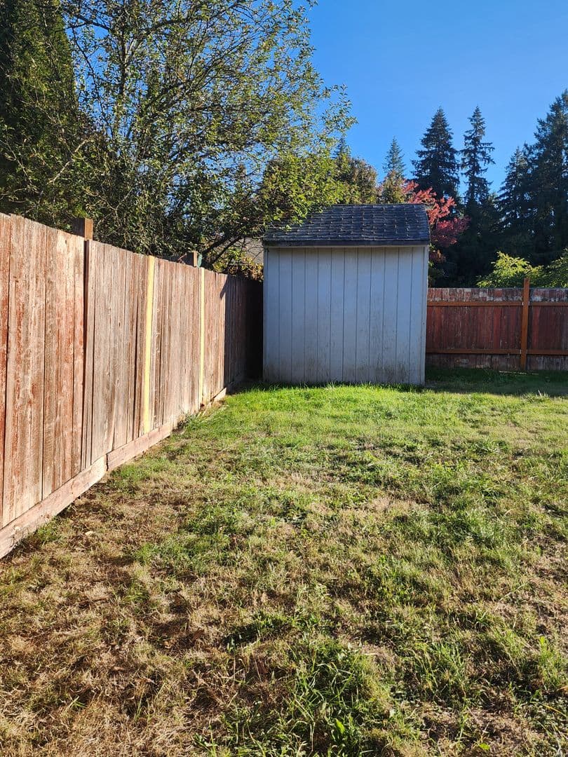 Newberg Apartment: 604 E 10th St