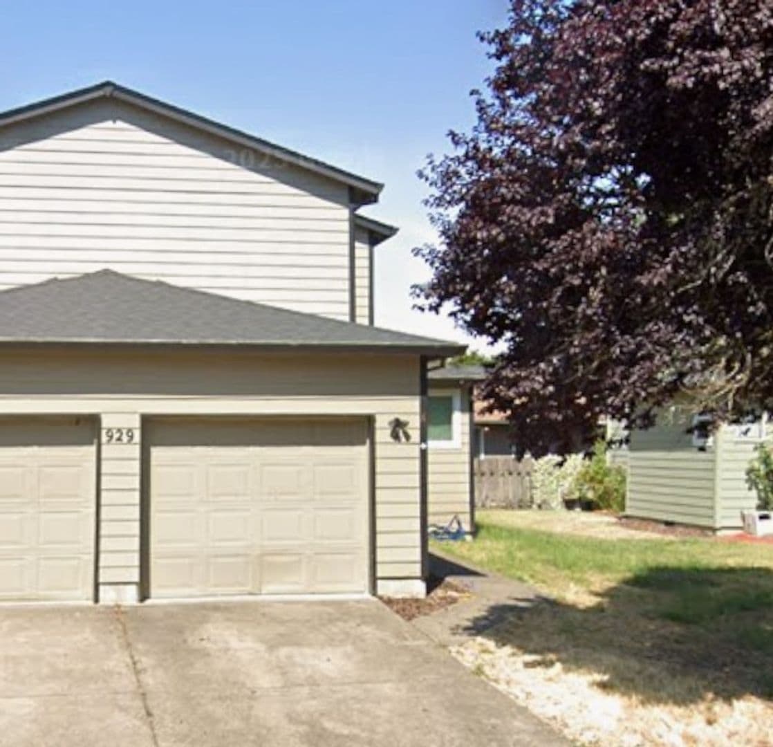 Newberg Multiplex: 929 S School St